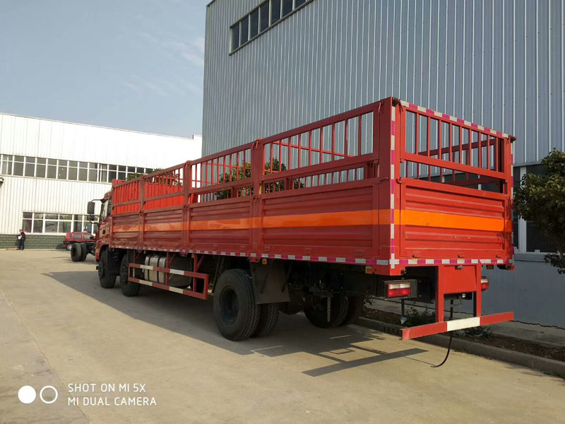 東風(fēng)9.5米(15.3噸)氣瓶車(chē)