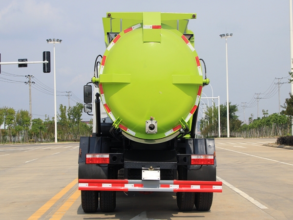 國(guó)六東風(fēng)D9 9.5方 餐廚垃圾車(chē)圓罐