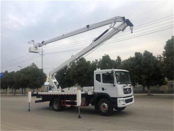 國(guó)六東風(fēng)22米高空作業(yè)車